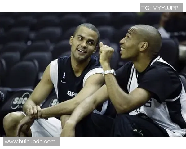 如何绘制球星画中画足球作品让画面更具视觉冲击力