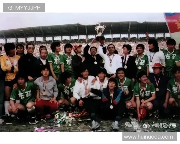 曾服役的足球巨星盘点：那些曾为国家效力的传奇球员