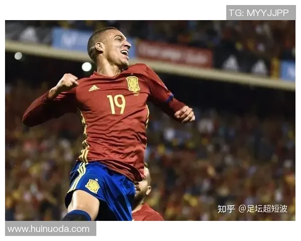 足球球星背身头像展示精彩瞬间 球场英雄展现不为人知的一面